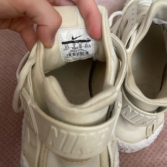 Cream Nike Huarache Sneakers - Picture 5 of 9